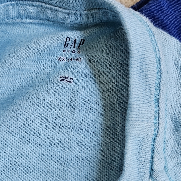 GAP SHORTS AND T-SHIRT - TODDLER BOY - Picture 7 of 9